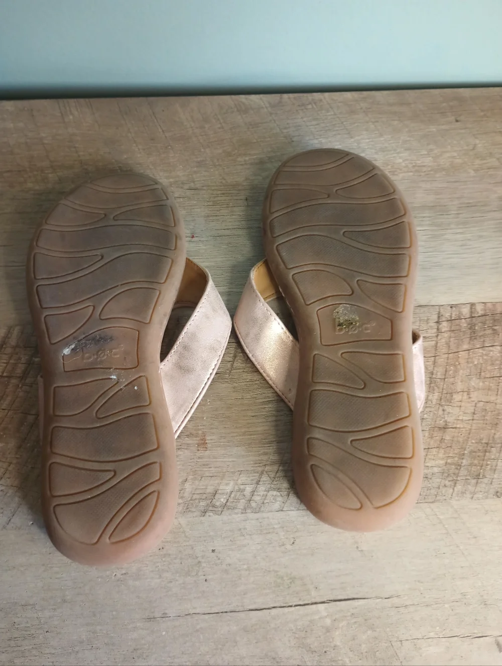 BOC Womens Cadore Metallic Thong Sandals 8 Rose Gold Comfort Beach Travel Vegan - Picture 9 of 12